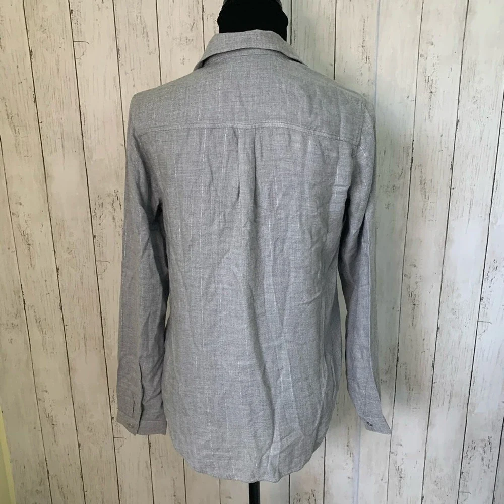NWT Chelsea & Violet Shimmery Gray Top XS - Picture 2 of 6
